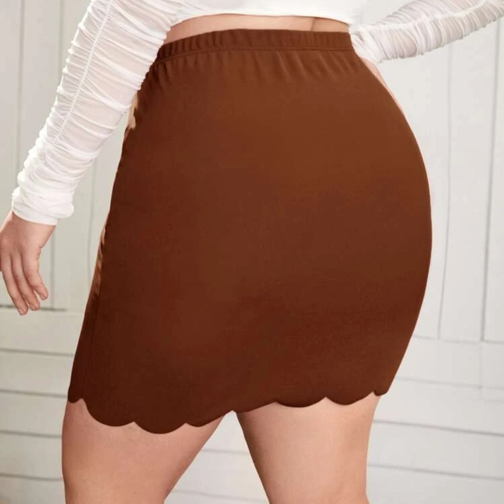 Solid Scallop Hem Bodycon Skirt